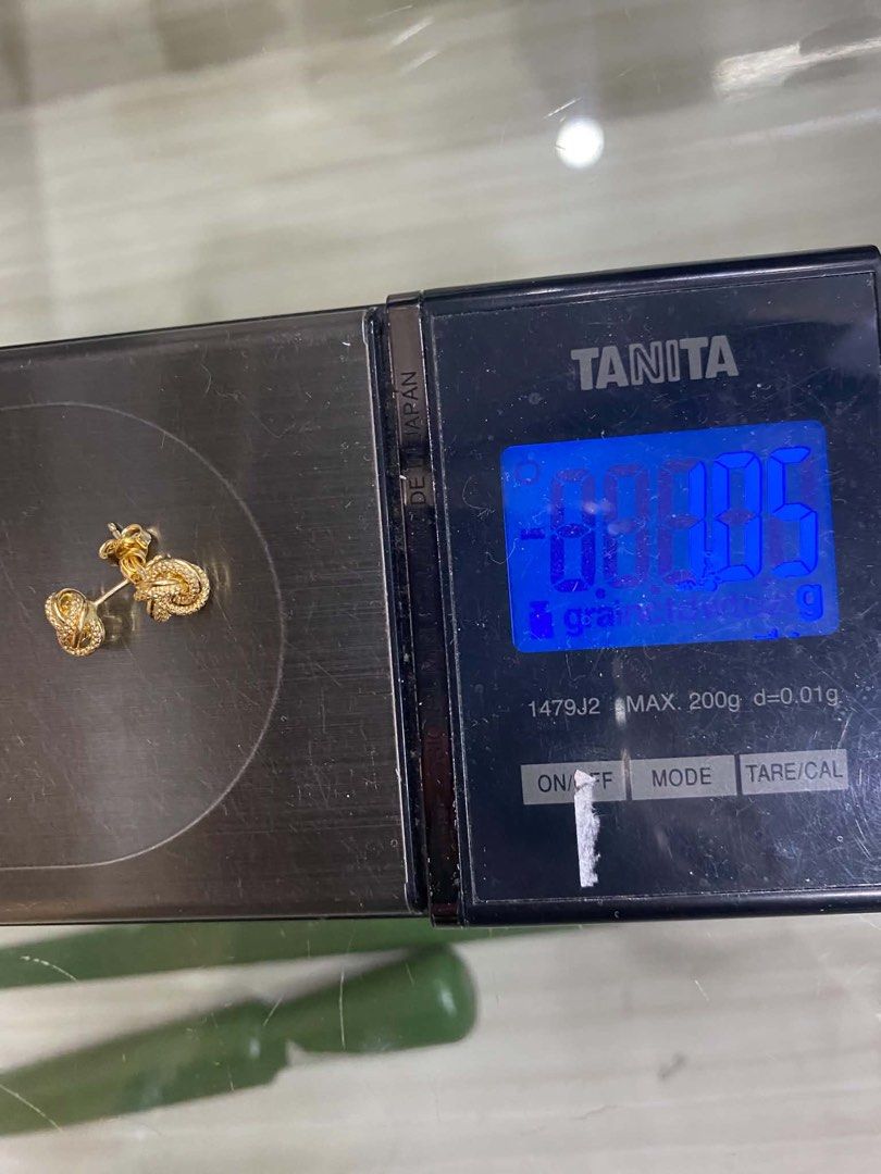 18k saudi gold earring (Category: Earrings) located in Manila. Submitted by mightystone_77b719 (Listing ID 1464860582, Image 2). Description: .