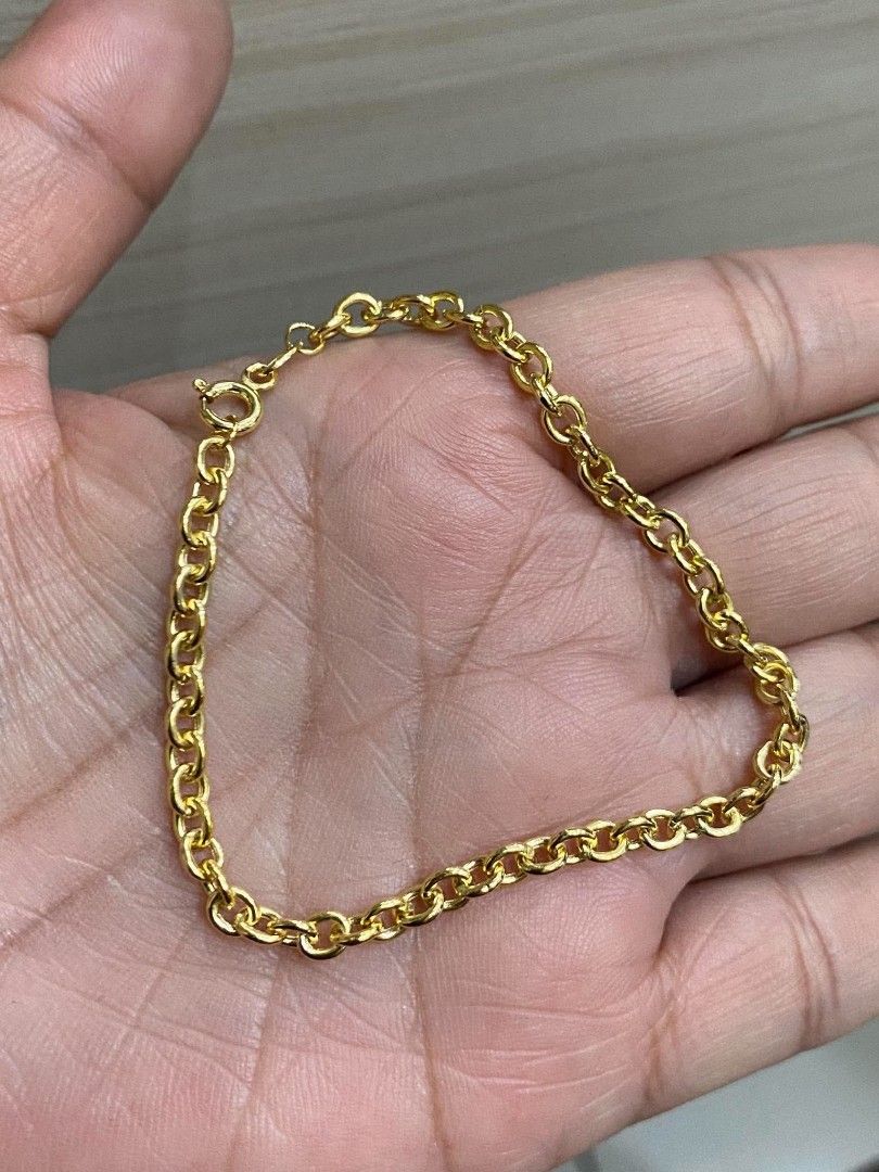 18k Saudi gold link bracelet (Category: Bracelets) located in Manila. Submitted by bhelgoldseller2ndaccount (Listing ID 1464901518, Image 1). Description: New!!✨New!!✨New!! Authentic 18k Saudi Golds 💯pawnable/naisasanla 💯with high appraisal rate 💯good investment 💯Direct supplier price 👉OPEN for resellers 🌺please take time to evaluate their actual sizes and grams 👉Best panggift for all occasions ✅ Sold per grams not per piece Kya lowest pri