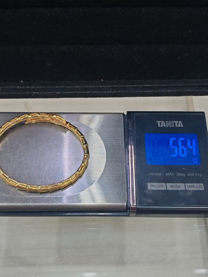18k Saudi gold serpenti bangle (Category: Bracelets) located in Manila. Submitted by bhelgoldseller2ndaccount (Listing ID 1464900252, Image 2). Description: New!!✨New!!✨New!! Authentic 18k Saudi Golds 💯pawnable/naisasanla 💯with high appraisal rate 💯good investment 💯Direct supplier price 👉OPEN for resellers 🌺please take time to evaluate their actual sizes and grams 👉Best panggift for all occasions ✅ Sold per grams not per piece Kya lowest p
