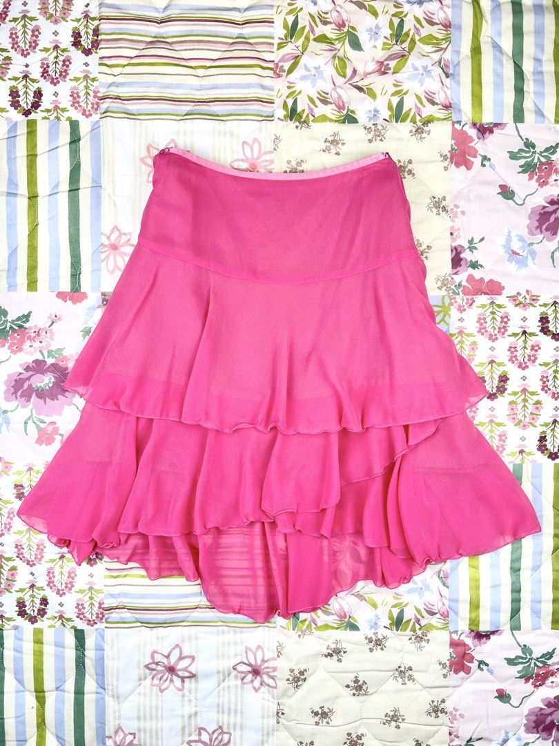 2000’s Ozoc Tiered Chiffon Layered Skirt (Category: Skirts) located in Angeles City. Submitted by fruits.ph (Listing ID 1464943498, Image 1). Description: Measurements Waist: 28” Hips: 37” Length: 20” Size on Tag: ❌ Best Fit: 27-29” waist (S-M) *Flat lay measurements* Mannequin Size: (Waist:31 Hips:33) Color Rate: 10/10 Flaws: None Material: Mesh/Non Stretch ***Color may vary due to lighting. This item is properly washed and disinfected.***.