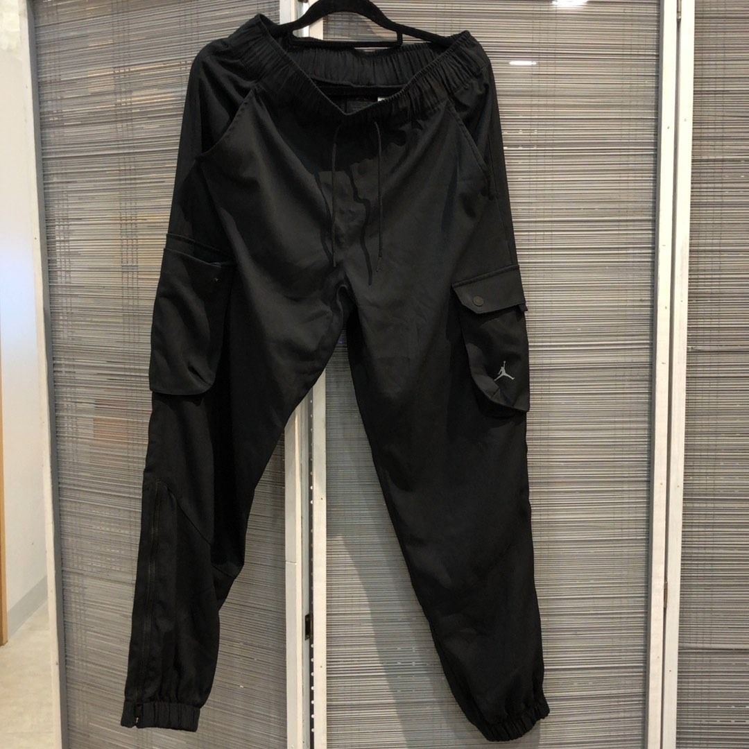267009346 JORDAN CLOTHES PANTS (Category: Joggers) located in Taguig. Submitted by ecoring.ph (Listing ID 1464785995, Image 1). Description: ◆CONDITION: B ◆DESCRIPTIONS: (Other defects/info:) The body of the pant is stained and dirty, and shows signs of use. * SIZE: ◆ WAIST: 27inches. (approximately only) ◆ RISE FRONT: 12inches. (approximately only) ◆ LENGTH: 37inches. (approximately only) ◆INCLUSIONS: NONE ⚠︎Please note that all sizes are approx