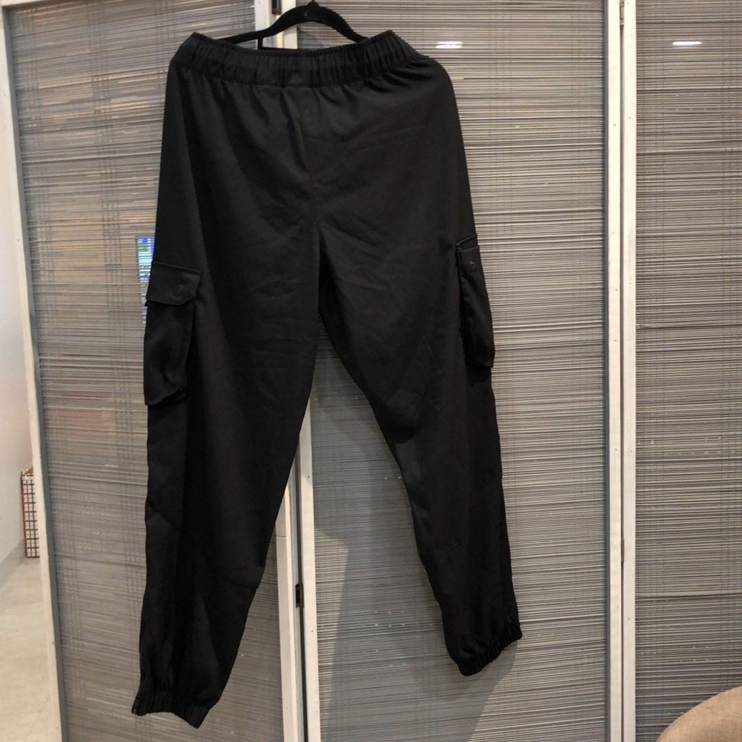 267009346 JORDAN CLOTHES PANTS (Category: Joggers) located in Taguig. Submitted by ecoring.ph (Listing ID 1464785995, Image 2). Description: ◆CONDITION: B ◆DESCRIPTIONS: (Other defects/info:) The body of the pant is stained and dirty, and shows signs of use. * SIZE: ◆ WAIST: 27inches. (approximately only) ◆ RISE FRONT: 12inches. (approximately only) ◆ LENGTH: 37inches. (approximately only) ◆INCLUSIONS: NONE ⚠︎Please note that all sizes are approx