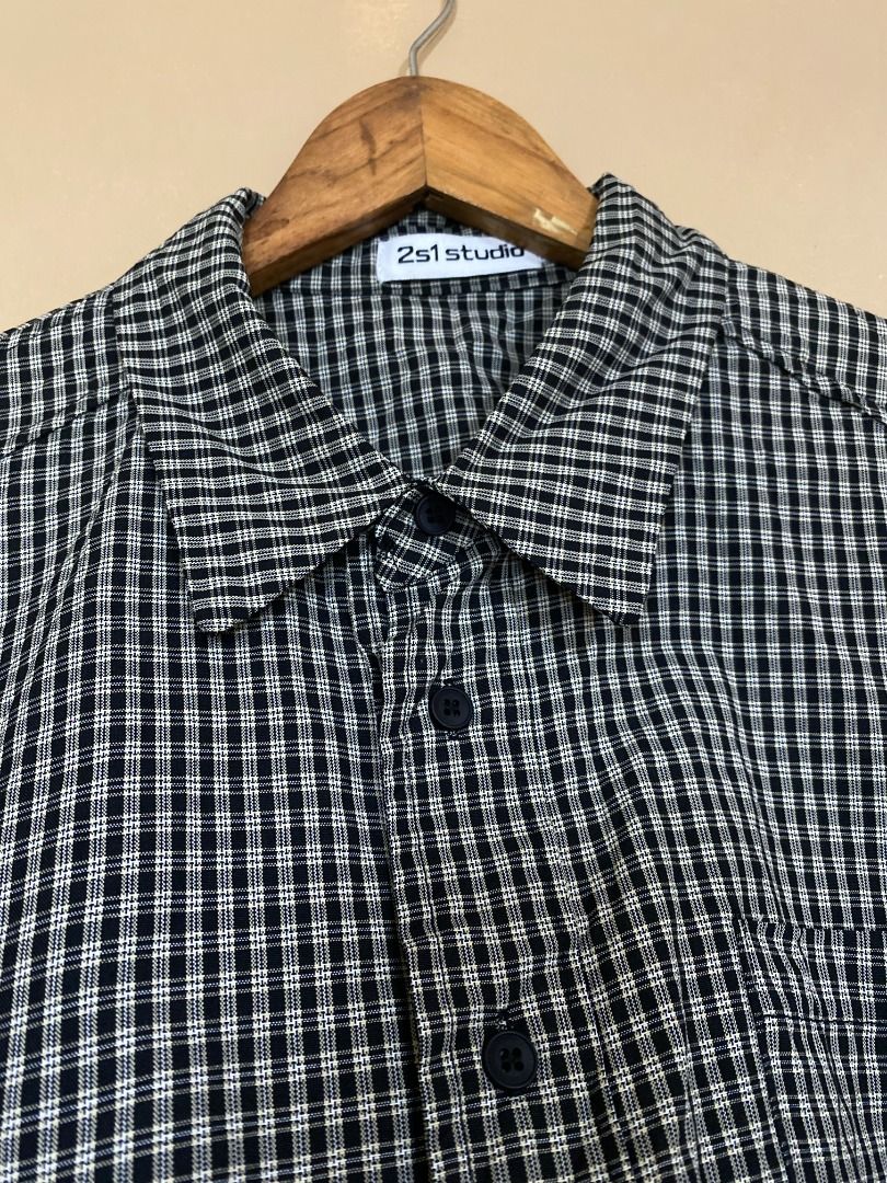 2s1 Studio Checkered Cropped Polo (Category: Tshirts & Polo Shirts ) located in Cadiz. Submitted by thespotcdz (Listing ID 1464788034, Image 3). Description: Best Fit Medium 25 x 23 Good as new 280 + sf.