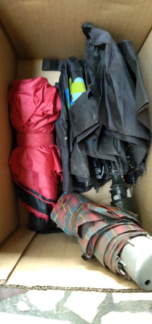 3 PCs foldable payong preloved but usable (Category: Everything Else Others) located in Quezon City. Submitted by eidorableshop (Listing ID 1464792609, Image 1). Description: .