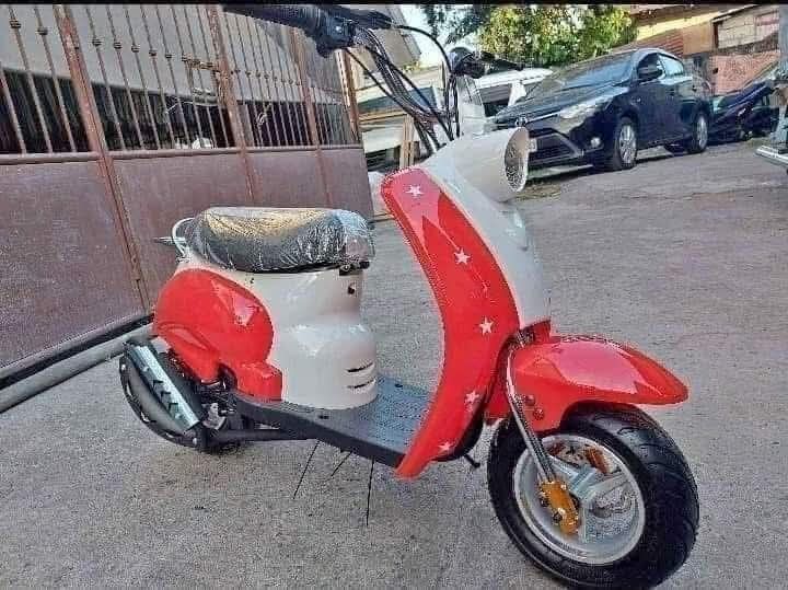 49cc vespa motor for kids (Category: Motorbikes for Sale) located in Tayabas. Submitted by lovelyalcaraz (Listing ID 1464782197, Image 3). Description: 49cc Vespa **Engine: • 49cc, air-cooled, single cyclinder, 2-stroke • Max power: 1.5kw/7200rpm • Starting system: pull start **Chassis: • Brakes(Front/Rear) :All disc • Tire(front/rear):90/50-6.5/110/65-6.5 • Drive train: Chain • Fuel capacity: 1L • Single muffler **Dimensions: • Wheel base:790mm 
