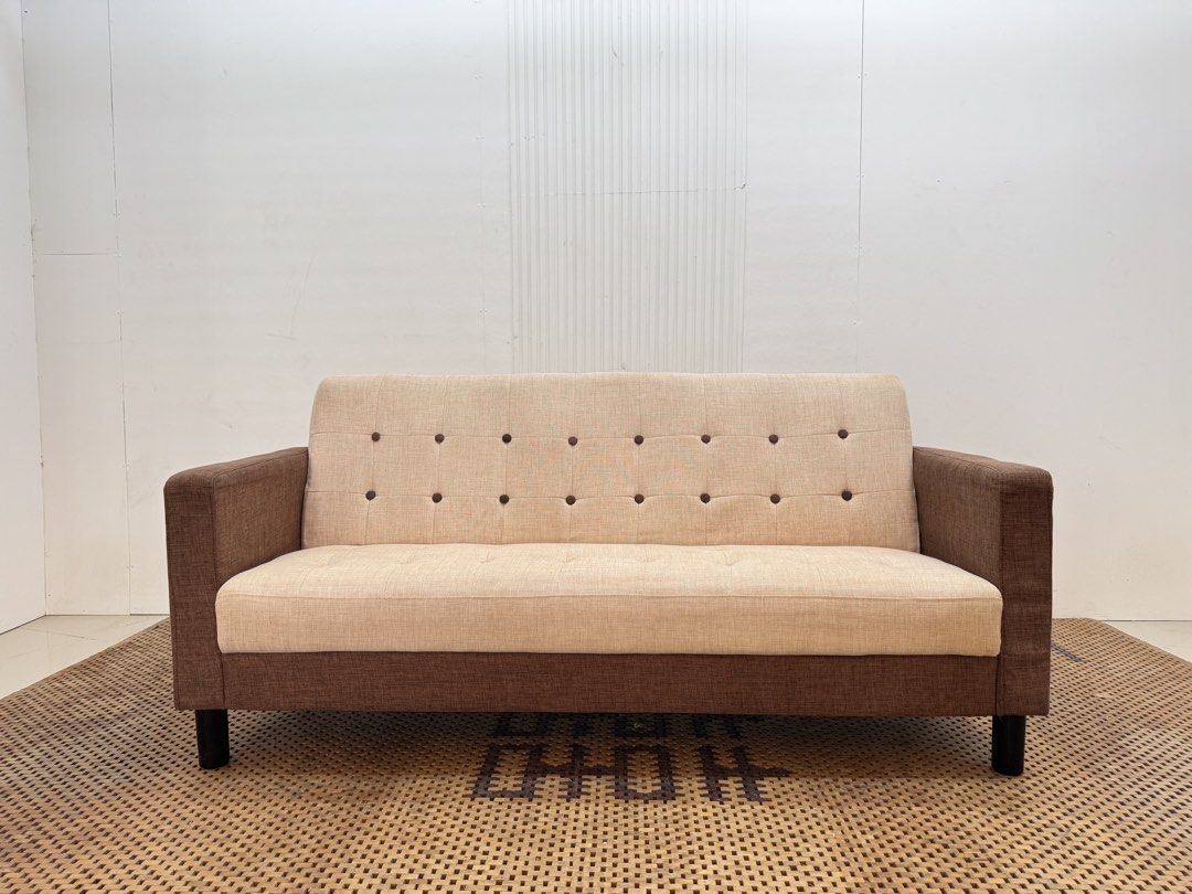 4 seater sofa (Category: Sofas) located in Quezon City. Submitted by matetdevis13 (Listing ID 1464940710, Image 1). Description: Modern 2-Toned 3-4 Seater Fabric Sofa Price: 10,500 L66 x W25.5 x H31/15 In good condition Code JMD37-MJ626.