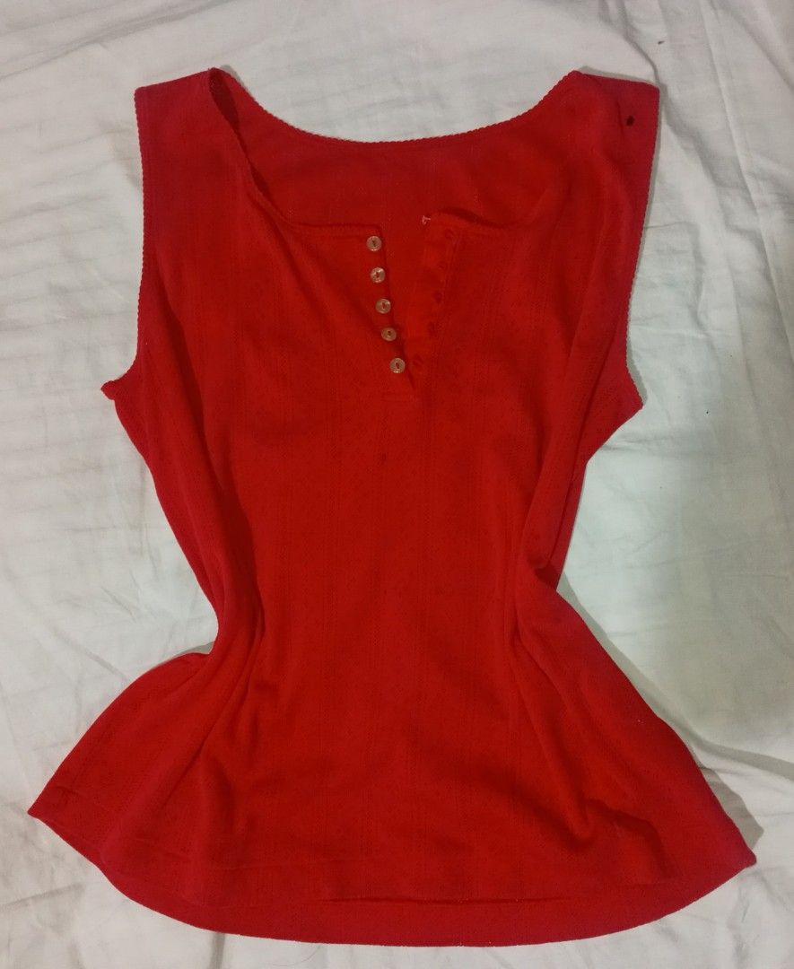 4 Y2k tops (Category: Others Tops) located in Santa Maria. Submitted by itsmacmacky (Listing ID 1464964921, Image 1). Description: 50 as pack -no issue -from thrifts.