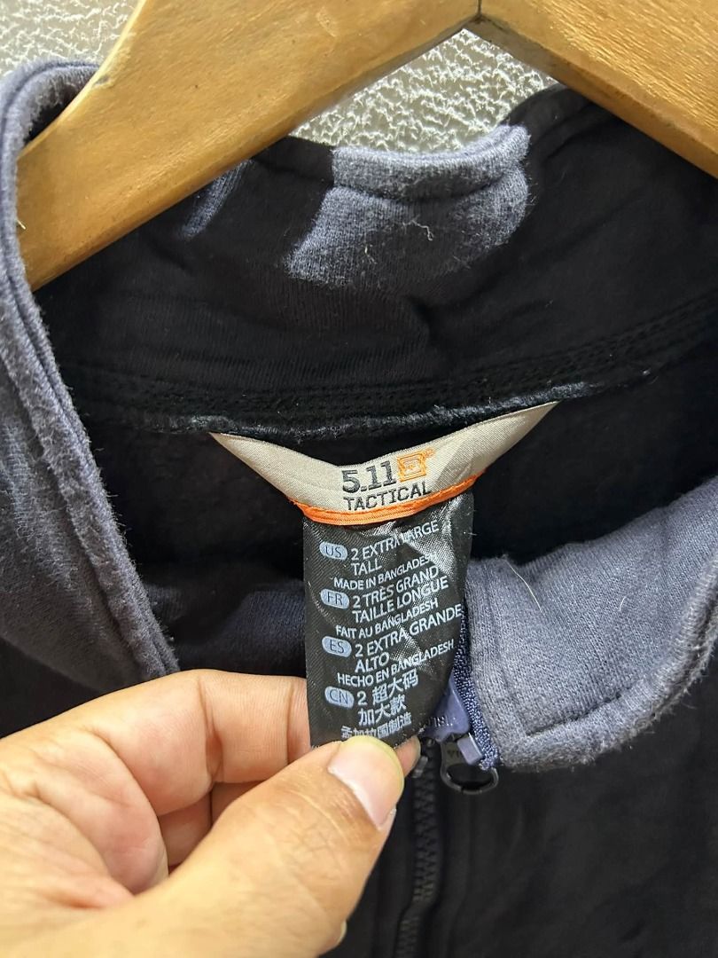 5.11 TACTICAL JACKET (Category: Coats, Jackets and Outerwear) located in Caloocan City. Submitted by j3ngsanity (Listing ID 1464894992, Image 3). Description: ISSUE LINTS.