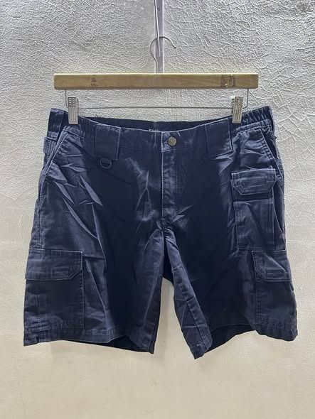 5.11 TACTICAL SHORT FOR WOMENS (Category: Shorts) located in Caloocan City. Submitted by j3ngsanity (Listing ID 1464924339, Image 1). Description: SIZE : 34x19x12.5 NO ISSUE.