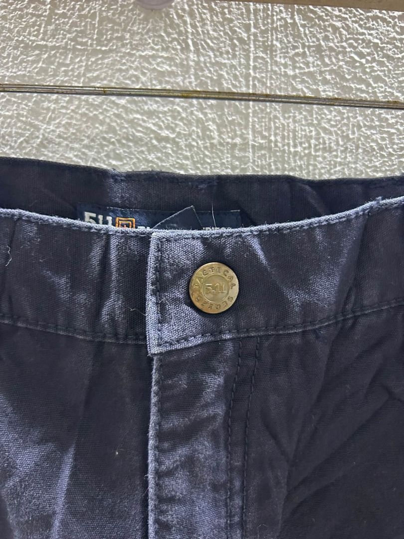 5.11 TACTICAL SHORT FOR WOMENS (Category: Shorts) located in Caloocan City. Submitted by j3ngsanity (Listing ID 1464924339, Image 3). Description: SIZE : 34x19x12.5 NO ISSUE.