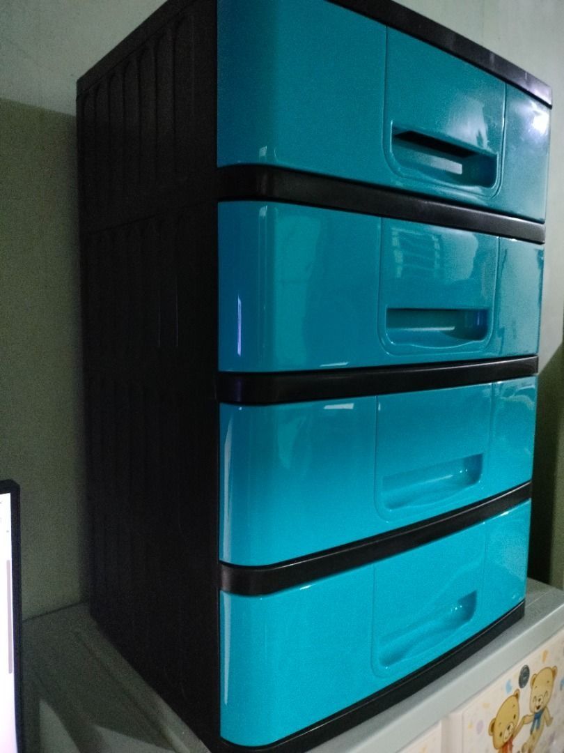 5-Layer MINI Plastic Storage Drawer – Blue Green & Black (Category: Shelves, Cabinets & Racks) located in San Pedro. Submitted by leviandmillie (Listing ID 1464954678, Image 2). Description: ‼️PICK UP ONLY‼️ ‼️Kindly read all the information.‼️ 📦 Original Price: ₱1,450 💰 Selling Price: ₱750 Condition: Preloved / Used Selling our 5-layer MINI drawer storage because we’re moving out. ✅ WALANG DAMAGE—madumi lang at kailangan linisin. Complete and 