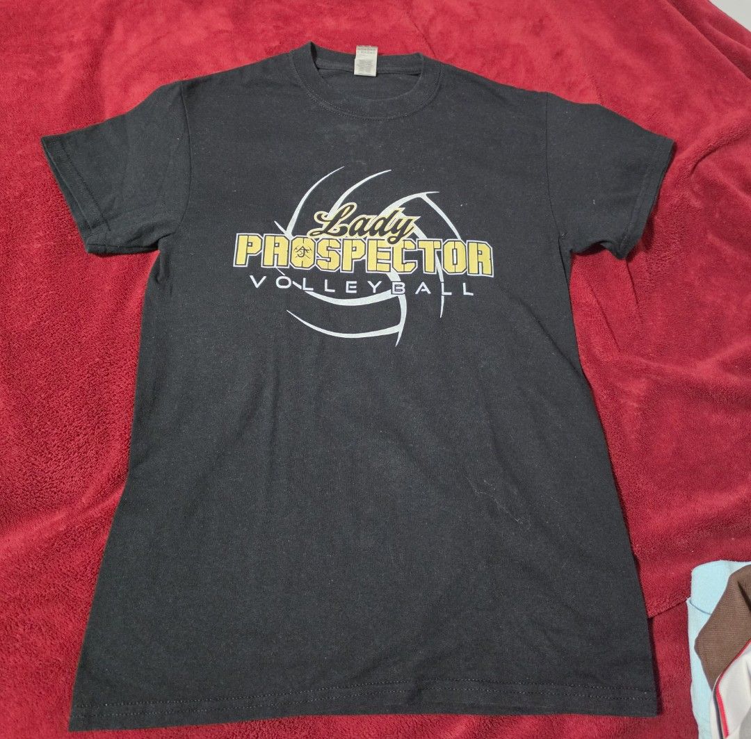 6pcs take allCasual T-shirts Bundle Various Colors Graphic mix Tees pullover (Category: Shirts) located in Paranaque City. Submitted by franinnashop (Listing ID 1464770752, Image 2). Description: DECLUTTER TAKE ALL 6PCS SHIRT SMALL PARANAQUE CITY - Bundle of 6 casual short sleeve t-shirts and pullover - Made from soft, comfortable cotton material - Includes solid black tees with graphic prints (Lady Prospector Volleyball and Chinese characters) -