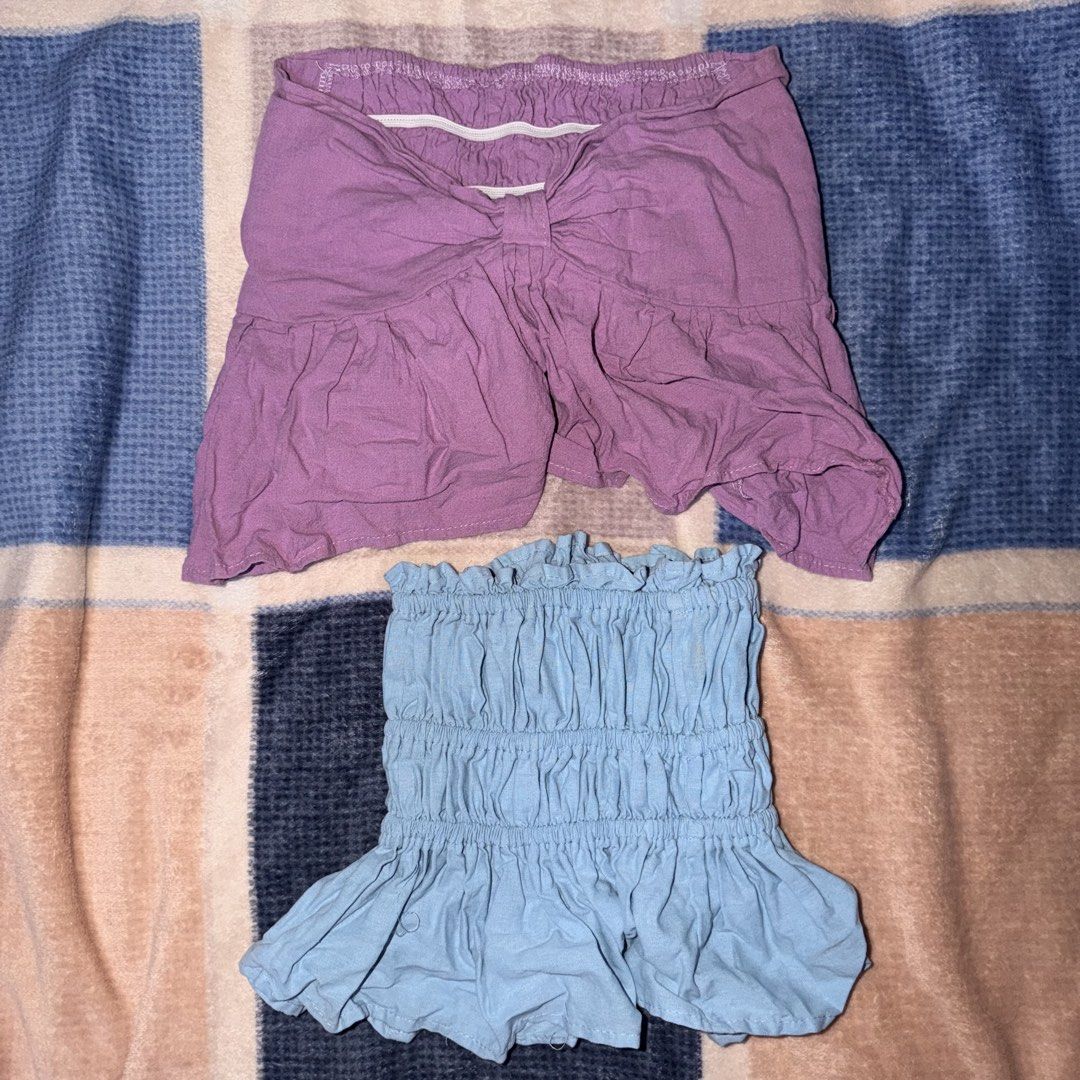 ‼️ Crop Top Bundle for PHP 120 ‼️ with FREEBIES (Category: Sleeveless) located in Quezon City. Submitted by e182885da6246a5b75aac67add07a3 (Listing ID 1464874712, Image 1). Description: ‼️Bundle of five cute crop tops in different styles and colours for 120‼️ - All Must Go! - Tops available for 30 pesos each if not taken as bundle Bundle Includes: - Blue Smocked Linen Crop Top; Size S - Purple Bow Linen Crop Top; Size M - Yellow Floral Corset-typ
