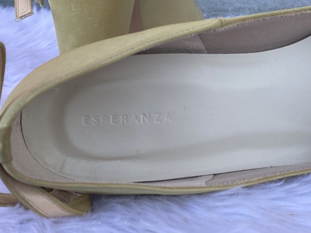 ✨ ESPERANZA Japan Platform Heels ✨ (Category: Heels) located in Binmaley. Submitted by vanilla_style (Listing ID 1464915791, Image 2). Description: SIZE: 6 - 6.5✨ 🇯🇵 Authentic Esperanza — Made in Japan 💛 Soft pale green / chartreuse elegant shade ✨ 3-way wear design — versatile & stylish 📐 Heel: ~3.5” / 9cm block heel + platform — comfortable height! ✅ Ankle strap with buckle closure ✅ Round toe — classy & timeless Flaws nasa mismong picture 