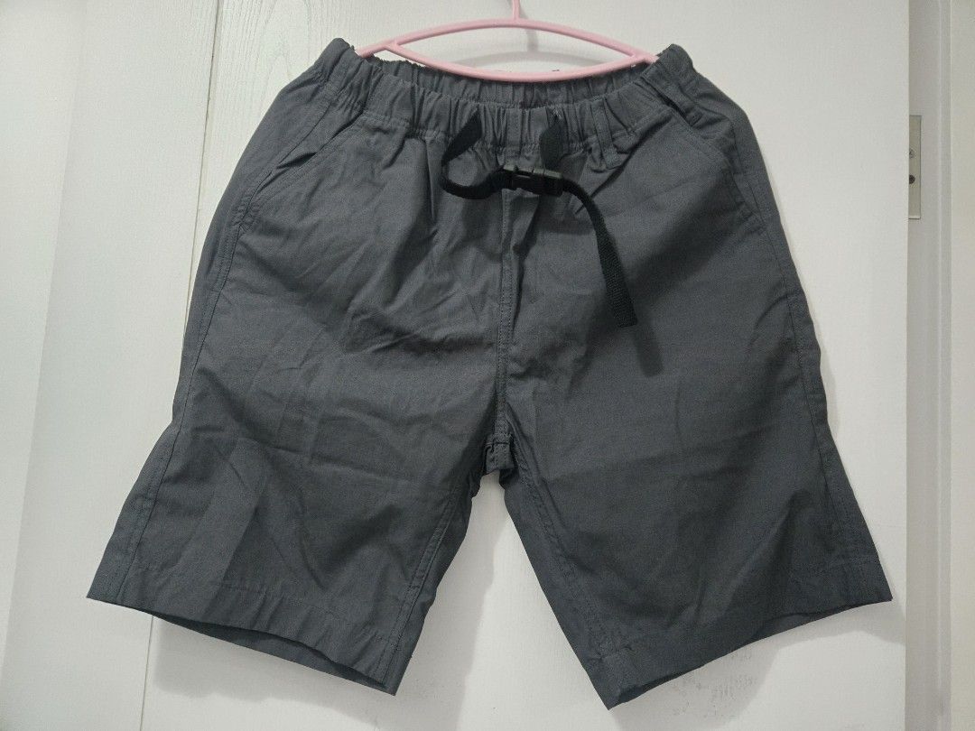 深灰工裝短褲 grey shorts （分類：短褲）位於 Hong Kong。 由 vi_cyt 提交（商品編號 1464872571，圖片 1）。簡介： 。