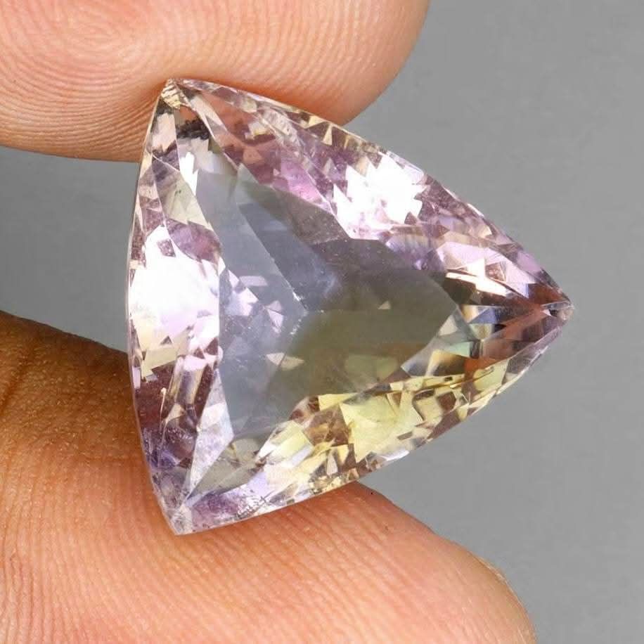 💯 Natural AMETRINE loose (Category: Precious Stones) located in Kawit. Submitted by authentic_gemstones_byalton (Listing ID 1464964457, Image 1). Description: AVAILABLE ❗ 💯 NATURAL AMETRINE LOOSE -17.20 carats -18.0x17.5x10.5 (mm) dimension -Trielle cut -VVS (clarity) -Unheated/untreated -7.0 (hardness) -100% brand new item -Brazil (origin) #ametrine #AuthenticGemstonesbyALTON #gemstones.