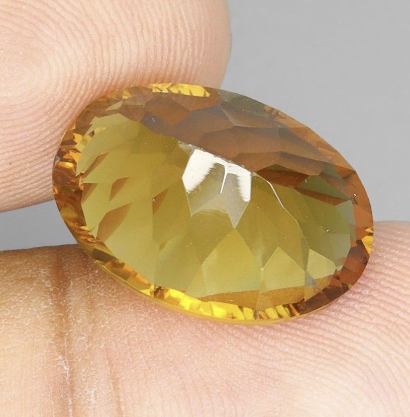 💯 Natural HG CITRINE loose (Category: Precious Stones) located in Kawit. Submitted by authentic_gemstones_byalton (Listing ID 1464965903, Image 2). Description: Available! 💯 NATURAL HIGH GRADE CITRINE -12.3 carats -19.0x13.0x9.0 (mm) -Oval concave cut -Unheated -VVS clarity -Brazil (origin) #citrine #gemstones.