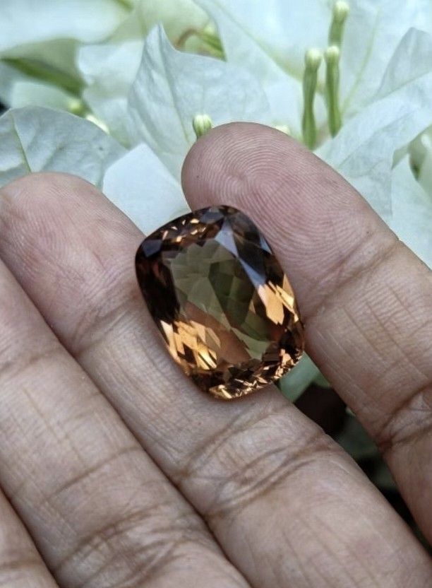 💯 Natural IMPERIAL TOPAZ loose (Category: Precious Stones) located in Kawit. Submitted by authentic_gemstones_byalton (Listing ID 1464966149, Image 1). Description: AVAILABLE❗ COLLECTIBLE PIECE ❗ 💯 NATURAL IMPERIAL TOPAZ LOOSE -19.4 carats -19.0x14.0x8.0 (dimension) -Internally flawless (clarity) -Antique faceted cut -8.0 (hardness) -Brazil (Origin) -100% brand new item #imperialtopaz #topaz #internalflawlessclarity #AuthenticGemstonesbyALTON.