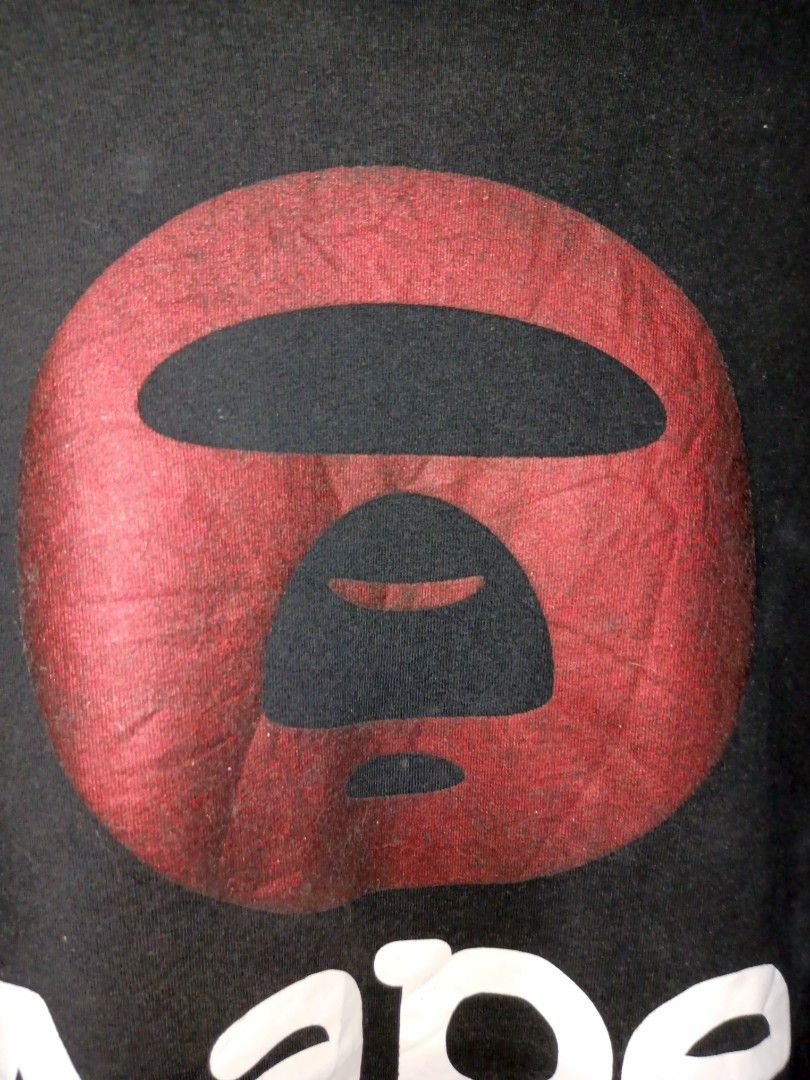 Aape (Category: Activewear) located in San Pablo. Submitted by thriftyjd (Listing ID 1464873938, Image 3). Description: authentic Dimes: L28.5 x W23 Condition/color rate:9/10 need wash Issue: semi fading of the red ape logo.