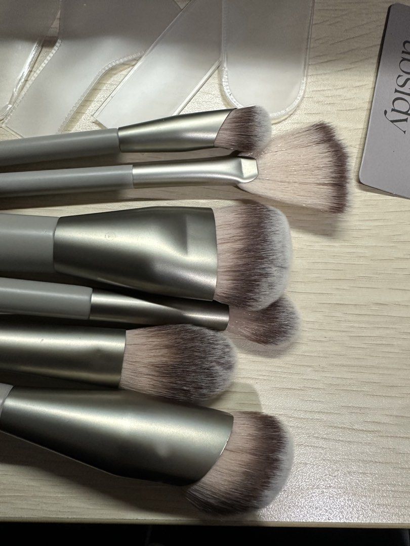 Absidy 6pc Brush Set w/ FREE Waffle Bag (Category: Makeup) located in Manila. Submitted by shopkriscloset (Listing ID 1464947149, Image 2). Description: Used once only last december 2025 for my diplomate induction. Never doing my make up again 😅 Still looks brand new :) ‼️PLEASE READ BEFORE PLACING AN OFFER: 🩵Please be patient and respectful. 🤗 If I don’t get to reply immediately, I might be working. - Please REFRAIN from making an offer if yo