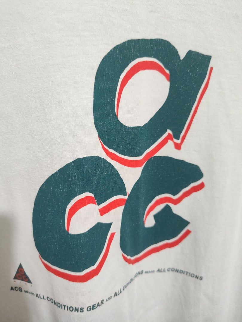 Acg nike (Category: Activewear) located in Labo. Submitted by ronelryan (Listing ID 1464883353, Image 3). Description: 21 x 28 medium to large All condition gear Nike Crack print Cr 8 condi 8.