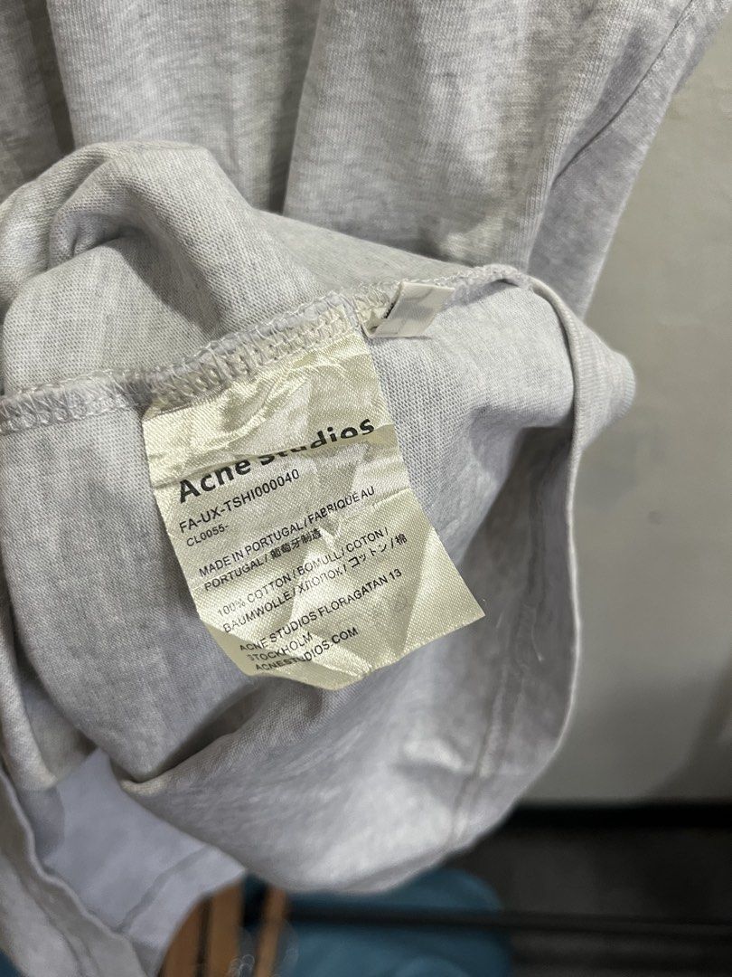 Acne Studios Tee (Category: Luxury Apparel) located in Virac. Submitted by _thecave (Listing ID 1464774407, Image 3). Description: Acne Studios Excellent 9.5/10 Color Rate Yellow Stain Tagged Size: L Width: 21 Length: 28 DM.