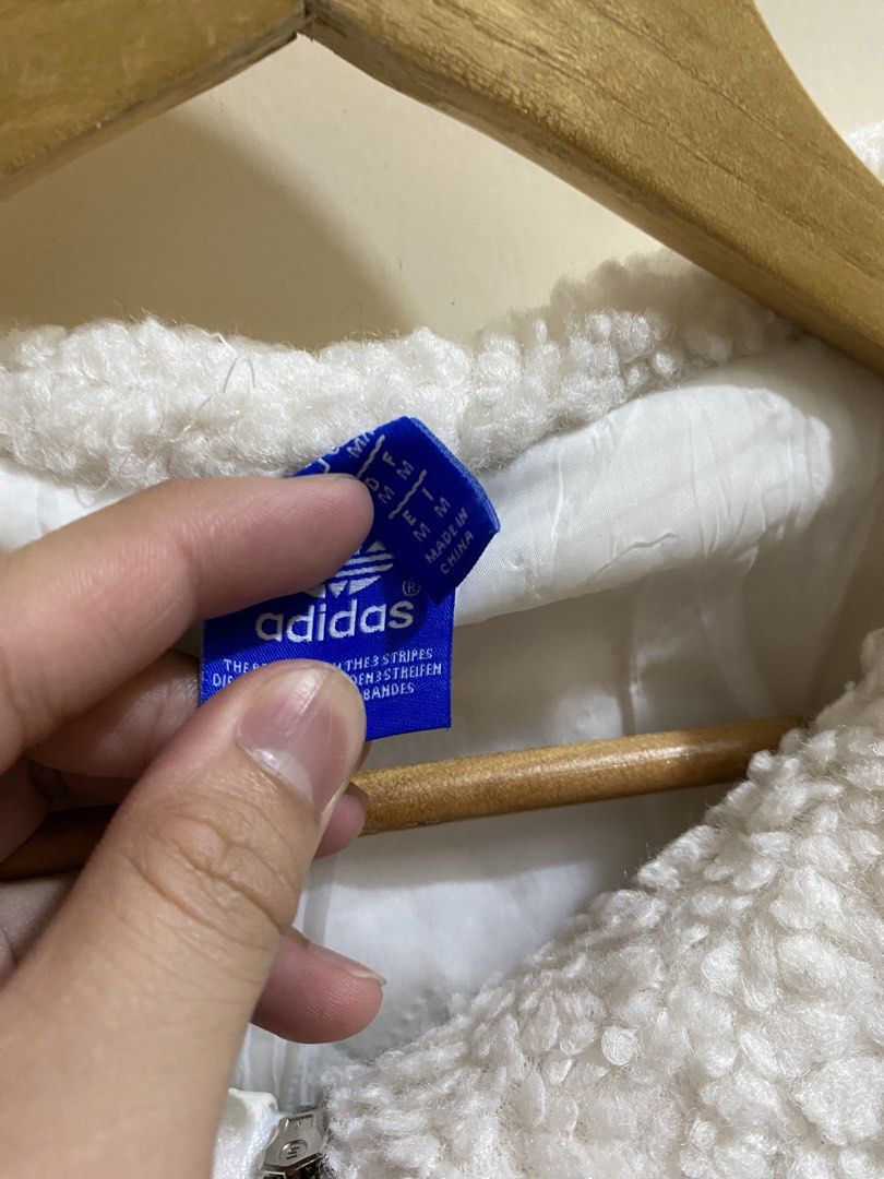 Adidas 3atripes Feece (Category: Coats, Jackets and Outerwear) located in Baguio. Submitted by gama_apparel (Listing ID 1464870696, Image 2). Description: Size medium l-large Dimes L26x24W Colorrate 10/10 Good asnew.