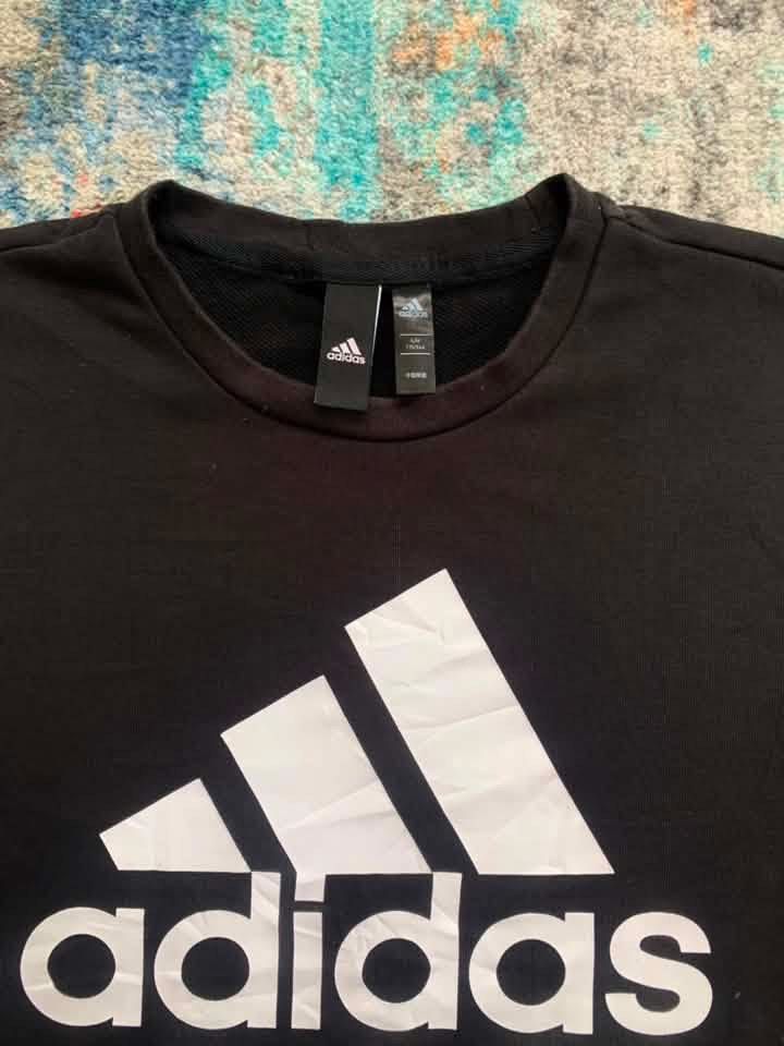 ADIDAS CREWNECK SWEATSHIRT (Category: Coats, Jackets and Outerwear) located in Binangonan. Submitted by thriftwel (Listing ID 1464800402, Image 2). Description: Adidas crewneck sweatshirt 🔥 Width: 21.5 Length: 26 Best fit: L CR: 9.9/10 Excellent condition❗️ .