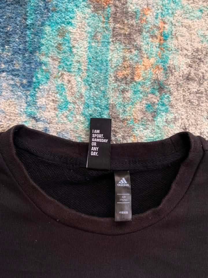 ADIDAS CREWNECK SWEATSHIRT (Category: Coats, Jackets and Outerwear) located in Binangonan. Submitted by thriftwel (Listing ID 1464800402, Image 3). Description: Adidas crewneck sweatshirt 🔥 Width: 21.5 Length: 26 Best fit: L CR: 9.9/10 Excellent condition❗️ .
