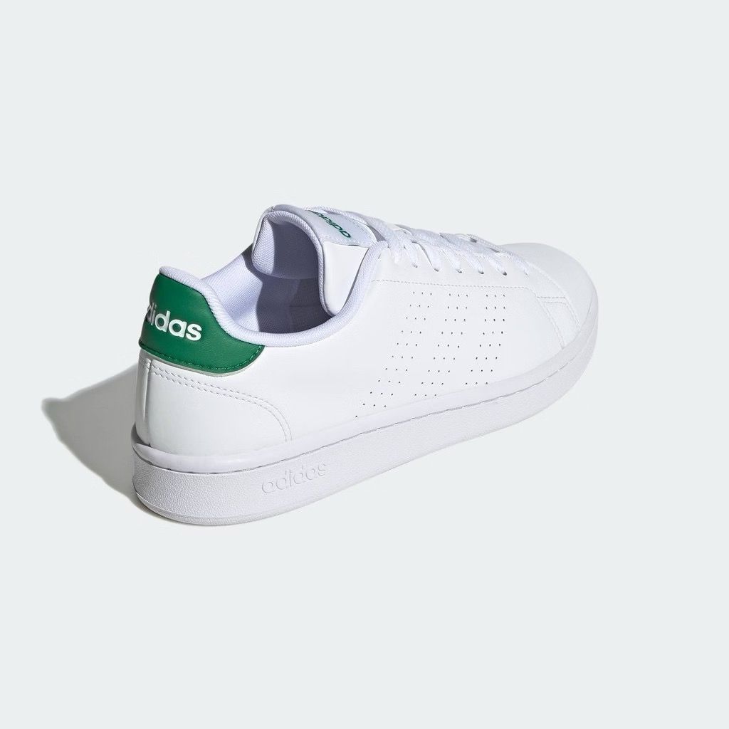 adidas Lifestyle Advantage (Category: Casual Shoes) located in Caloocan City. Submitted by chrisean0 (Listing ID 1464885208, Image 2). Description: Brand new With box.