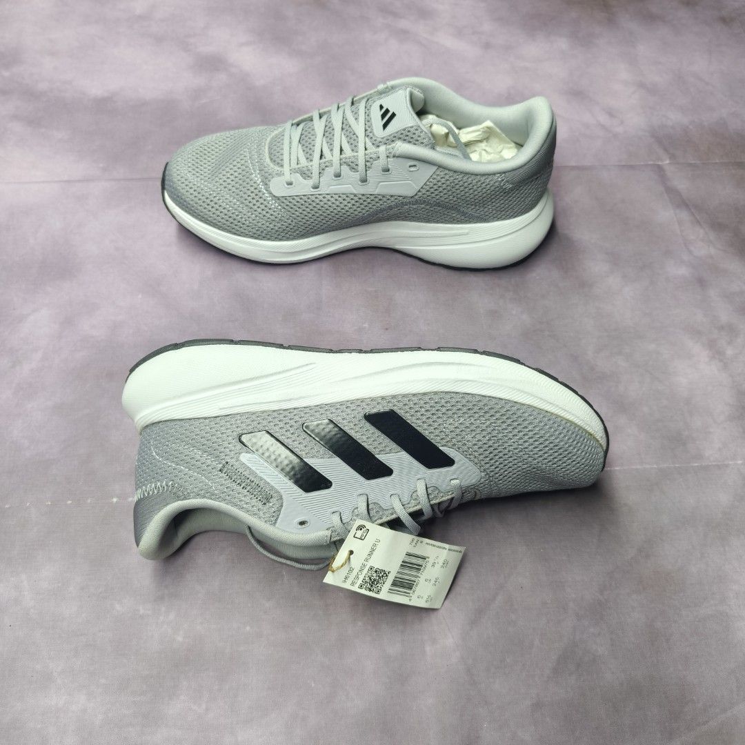 Adidas response runner (Category: Sneakers) located in San Jose. Submitted by dripdropph22 (Listing ID 1464775915, Image 2). Description: ❗Brandnew with box ang tags Adidas response runner Eu - 39 US - 6.5 UK - 6 1699+sf unli vouche unli VC.