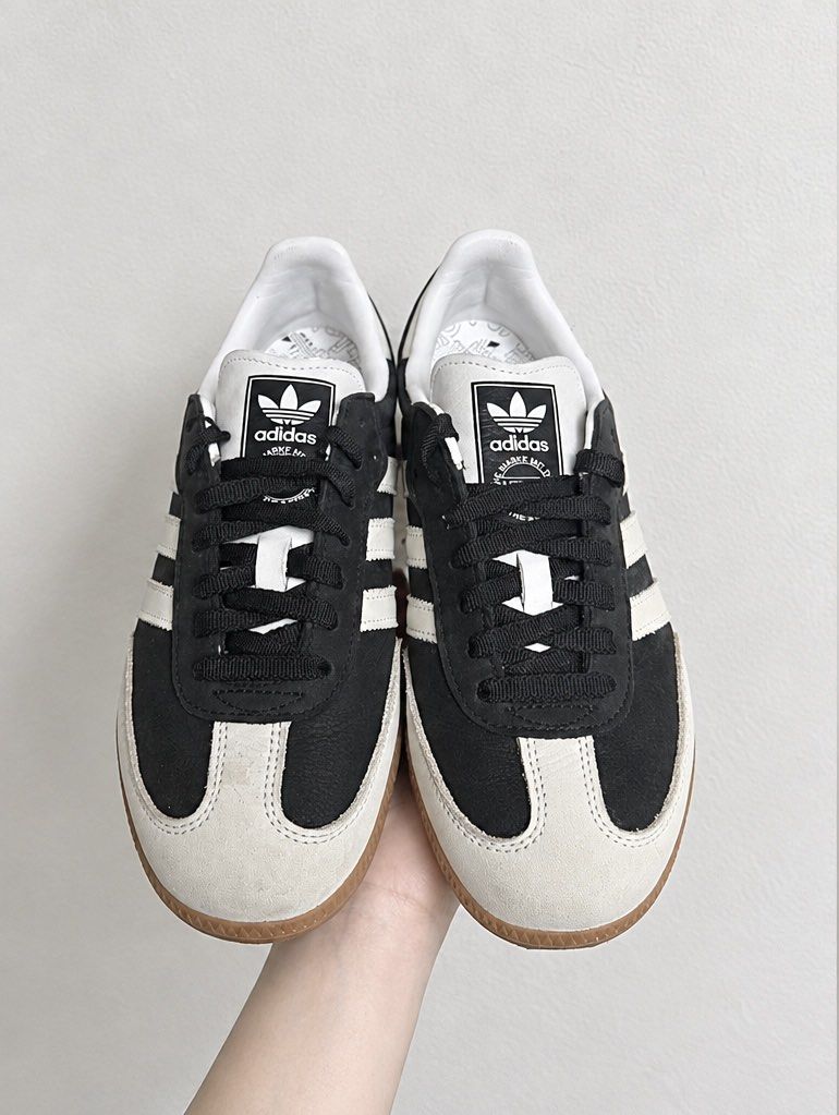 Adidas Samba OG (Category: Sneakers) located in Quezon City. Submitted by gsllcn12 (Listing ID 1464810053, Image 2). Description: ಄ Authentic ಄ Colorway: Black Wonder ಄ Size: 8.5 US (but can fit size 8 as well), 25 CM ಄ Used but still in good condition.