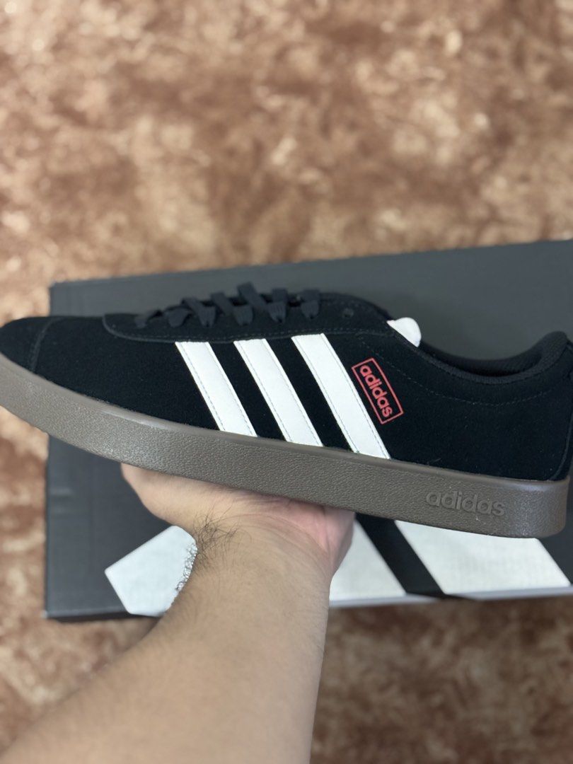 Adidas VL court V.2 (Category: Casual Shoes) located in Taguig. Submitted by kai.exe (Listing ID 1464923106, Image 2). Description: Adidas VL Court Size 9.5 US, 43.5 Euro Brand new and original Open for nego.