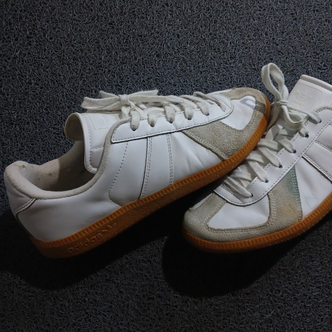 Adidas White Leather Gum Sole Sneakers (Category: Sneakers) located in Cagayan de Oro. Submitted by sapatos_series (Listing ID 1464929068, Image 3). Description: ÁDÌD4S G4TŚ BŴ ÀRMY 🔥 good condition us9 eur42 27cm 1299 +sf.