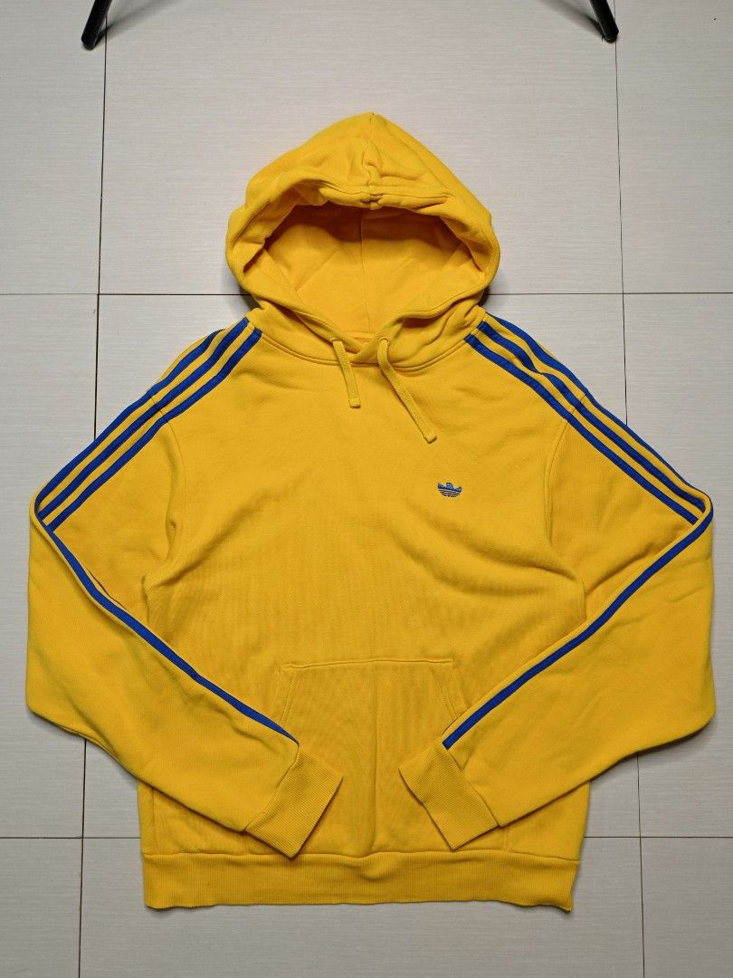 ADIDAS x Mark Gonzales (Category: Hoodies) located in Kidapawan. Submitted by mabthriftshop (Listing ID 1464908516, Image 2). Description: Condition: Excellent Color rate: 9.5/10 Size: L Dimes: 22x27 Issue: None ⚠️ Buyer Notice: Please review all condition photos and size details carefully before purchasing to ensure a perfect fit. Ship Thru : J&T and LBC.