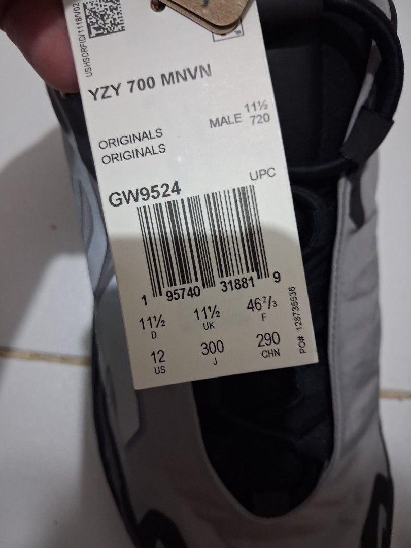 Adidas yeezy (Category: Sneakers) located in Las Pinas. Submitted by mahalko0814 (Listing ID 1464816119, Image 2). Description: brand new from US NO BOX ADIDAS YEEZY.