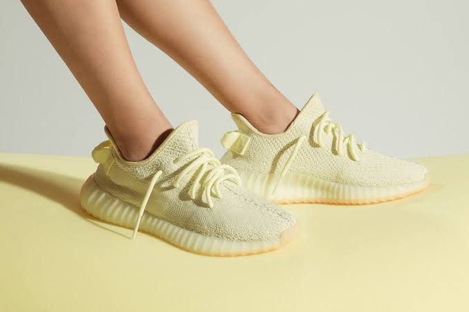 adidas Yeezy Boost 350 V2 (Category: Casual Shoes) located in Mandaluyong City. Submitted by abhemaria (Listing ID 1464830206, Image 1). Description: .