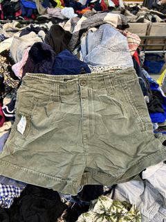 (Category: ) located in . Submitted by leans_closet (Listing ID 1464871668, Image 1). Description: .