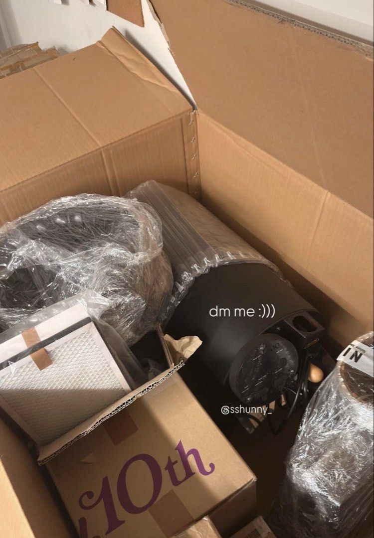 Aillio Bullet R1 Pro with accessories 2024 (Category: Coffee Machines & Makers) located in Manila. Submitted by gargantiel94 (Listing ID 1464795578, Image 1). Description: Manufacturing yr 2024 Used only for 6months Roast Count: 144.