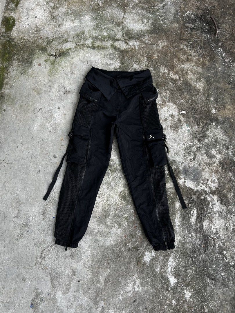 Air Jordan Next Utility Flight Cargo Pants (Category: Other Bottoms) located in Balanga. Submitted by nothingtohold.co (Listing ID 1464786280, Image 1). Description: Air Jordan Next Utility Flight Cargo Pants Small on tag | 28 waistline | 41 length | 9.8 condition Rewash only Gcash | jnt | bataan Vouch~vc.