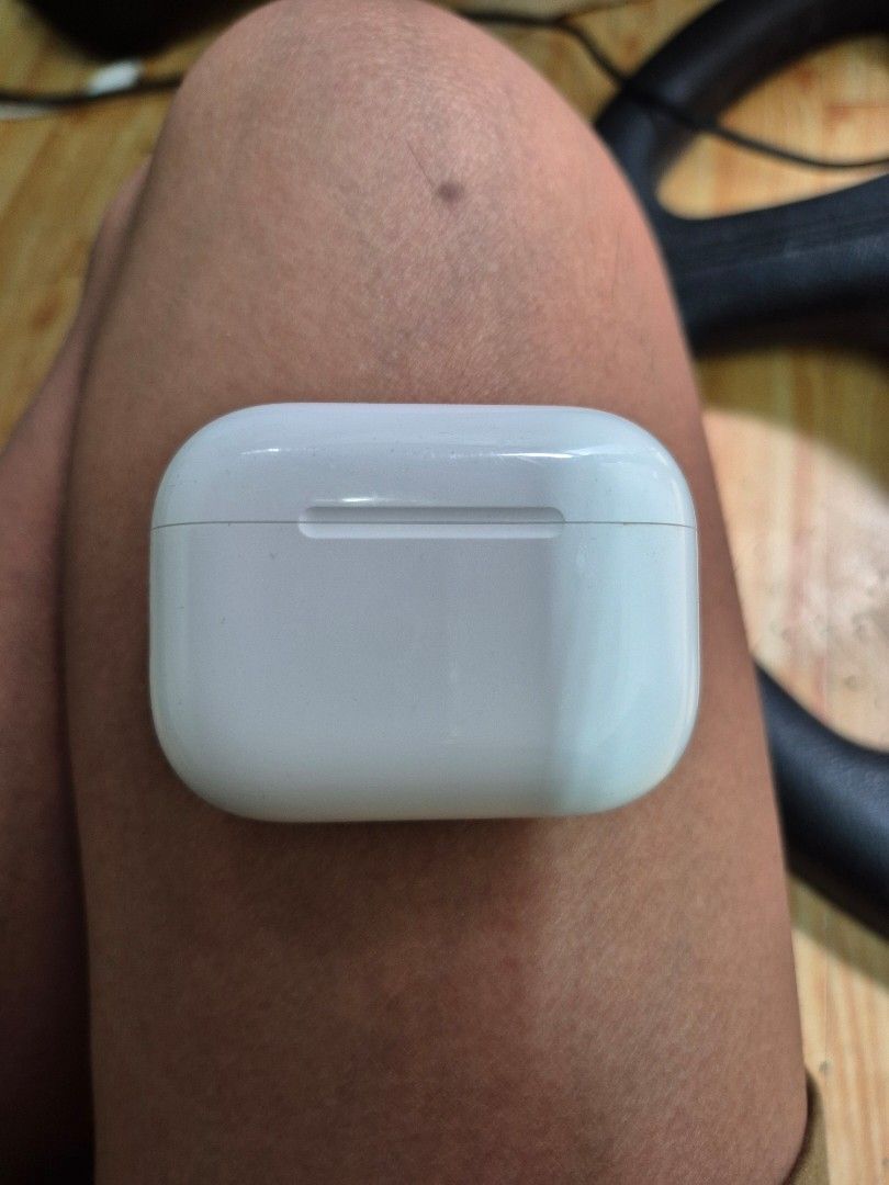 Airpods pro 3 (Category: Other Mobile & Gadget Accessories) located in Manila. Submitted by epicdeer_27bc08 (Listing ID 1464820836, Image 2). Description: pm for info slight nego..