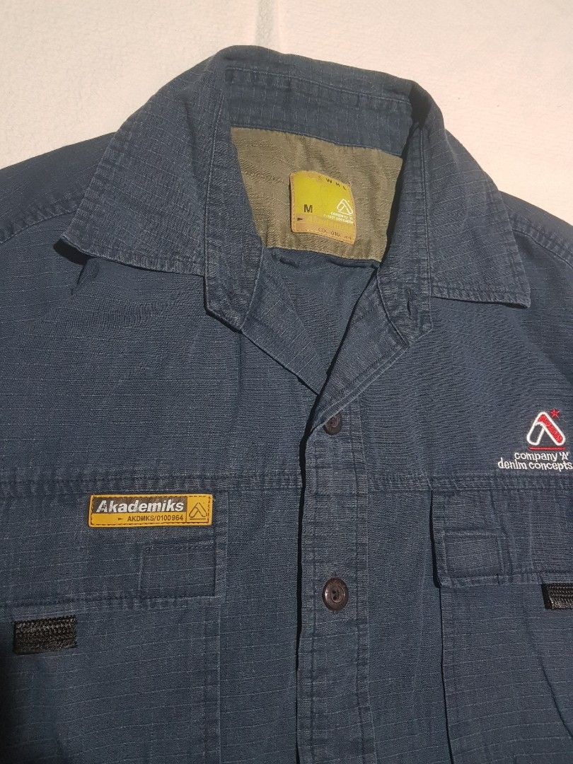 Akademiks Y2k work polo (Category: Activewear) located in Manila. Submitted by arttchive (Listing ID 1464926539, Image 3). Description: Akademiks Y2K denim polo M on tag Length: 28 Width: 24 Color rate: 9/10 Excellent condition ₱449+shipp Available✅.