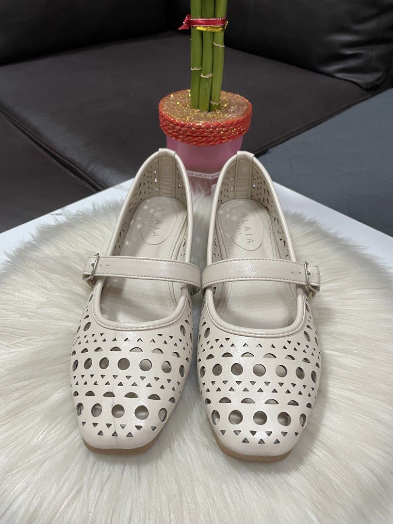 ALAIA Paris Doll Shoes (Category: Flats & Sandals) located in Mandaue City. Submitted by ludz_0246 (Listing ID 1464923629, Image 1). Description: With Box Size 9/39 25cm In Biege Coded No flaw .