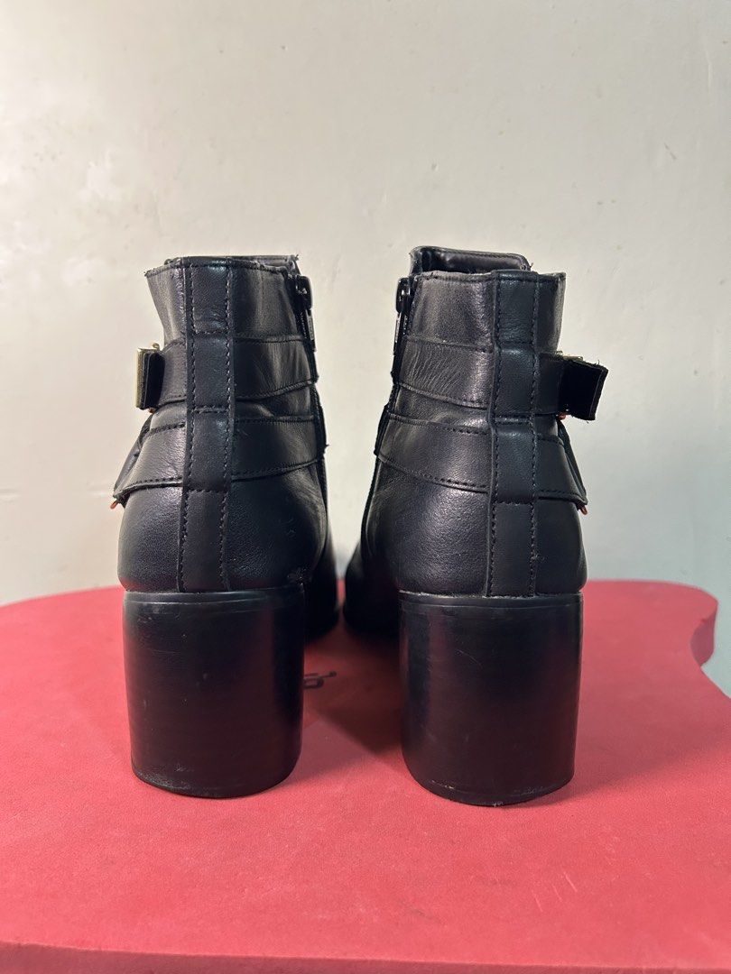 Aldo Side Zip Buckle Ankle Boots (Category: Boots) located in Quezon City. Submitted by jjsurplus_23 (Listing ID 1464779390, Image 3). Description: .