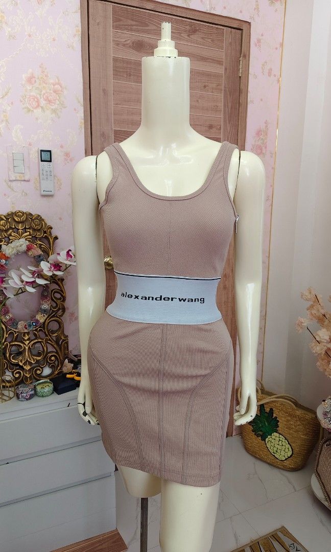 Alexander Wang Logo Elastic Dress (Category: Luxury Apparel) located in Pagudpud. Submitted by altheacee063978 (Listing ID 1464834574, Image 2). Description: removed tags.