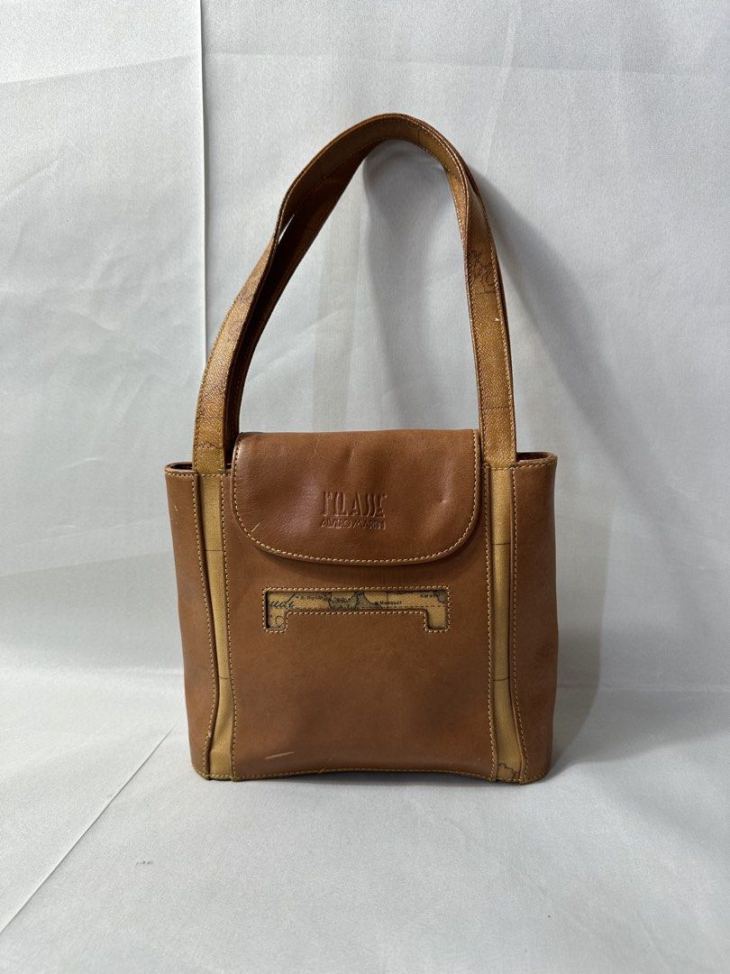 Alviero Martini Leather Shoulder Bag (Category: Shoulder Bags) located in Cabanglasan. Submitted by thefashiongarage.co (Listing ID 1464836146, Image 1). Description: Alviero Martini Leather Map Type Shoulder/ Tote Bag .
