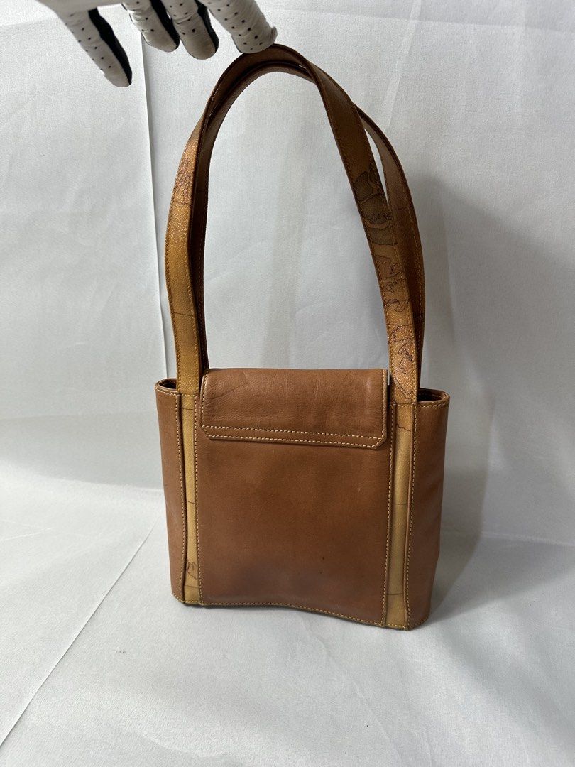Alviero Martini Leather Shoulder Bag (Category: Shoulder Bags) located in Cabanglasan. Submitted by thefashiongarage.co (Listing ID 1464836146, Image 2). Description: Alviero Martini Leather Map Type Shoulder/ Tote Bag .