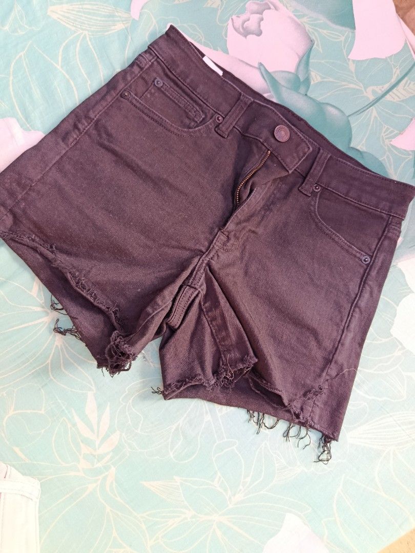 American Eagle Black Denim Cutoff Shorts (Category: Shorts) located in Manila. Submitted by jzministore (Listing ID 1464782705, Image 1). Description: - Brand: American Eagle - Color: Classic Black - Style: Denim shorts with raw frayed hem - Fit: Sturdy fabric with slight stretch - Details: 5-pocket styling, zip fly, button closure, and signature back pocket stitching - Condition: Great basic for everyday wear.
