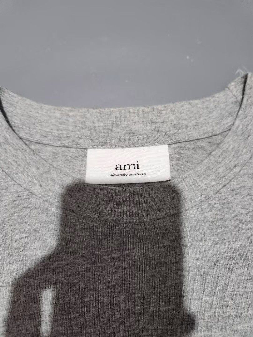 ami paris (Category: Activewear) located in General Santos City (Dadiangas). Submitted by alzacksimo35414 (Listing ID 1464902470, Image 2). Description: PHOTO MAY VARY DUE TO LIGHTING 🥰 Brand: AMI ✅️actual dimention 20 × 28.5 ✅️as new condition ✅️9.9 colorate ✅no issue 1,350 +sf DISCLAIMER: Please note that I ZACK SIMON is not affiliated with or endorsed by any brand. Any brand names or trademarks mentioned are the properties of their respective