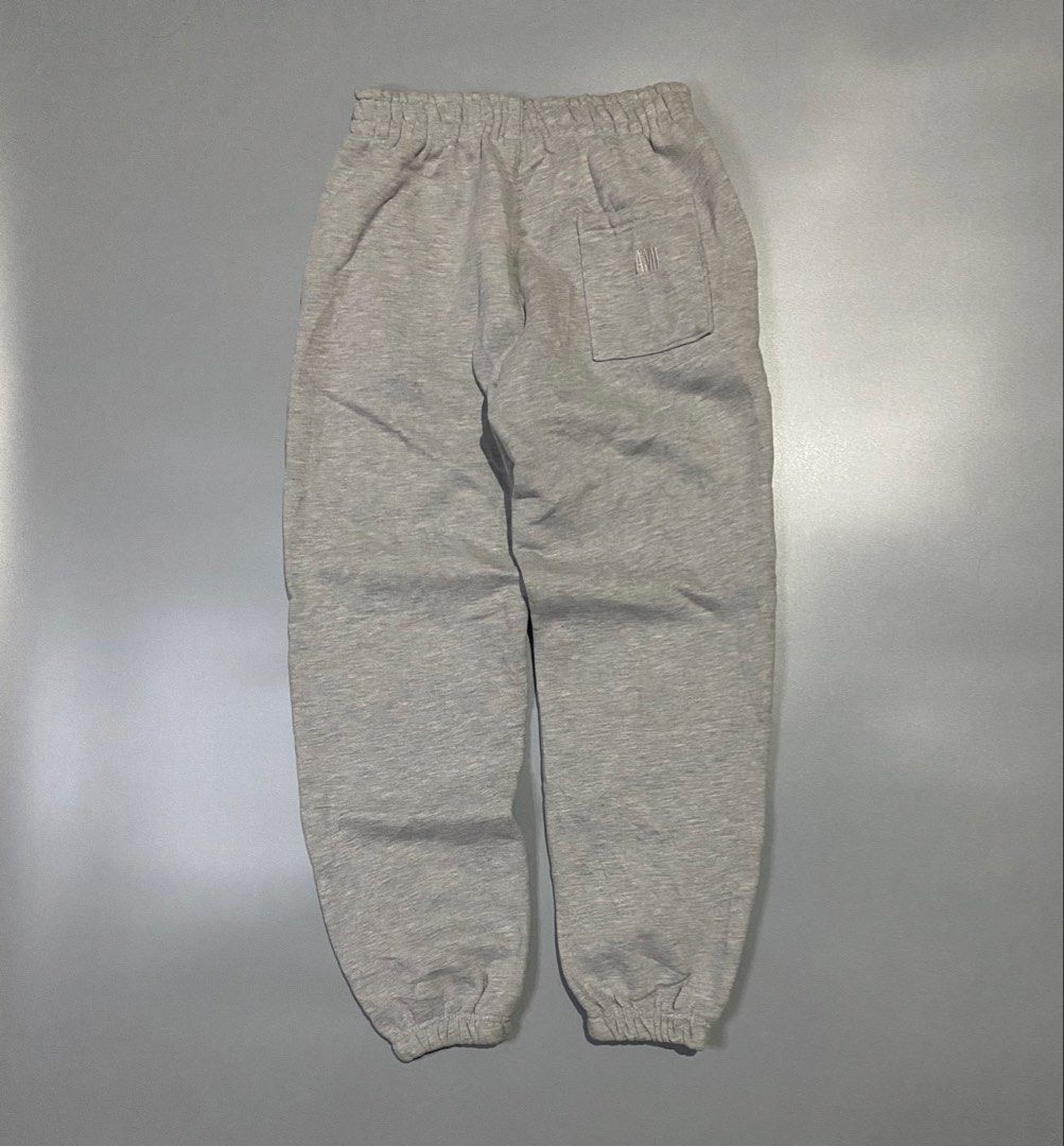 Ami Sweatpants (Category: Other Bottoms) located in Jamindan. Submitted by suecyyythrift (Listing ID 1464918080, Image 3). Description: Ami Sweatpants Small on Tag Unisex 26-32 Waist 37 Length Excellent Condition 9.8/10 Color rate No Flaws.
